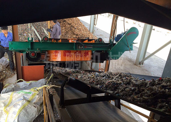 電磁自卸式除鐵器現場